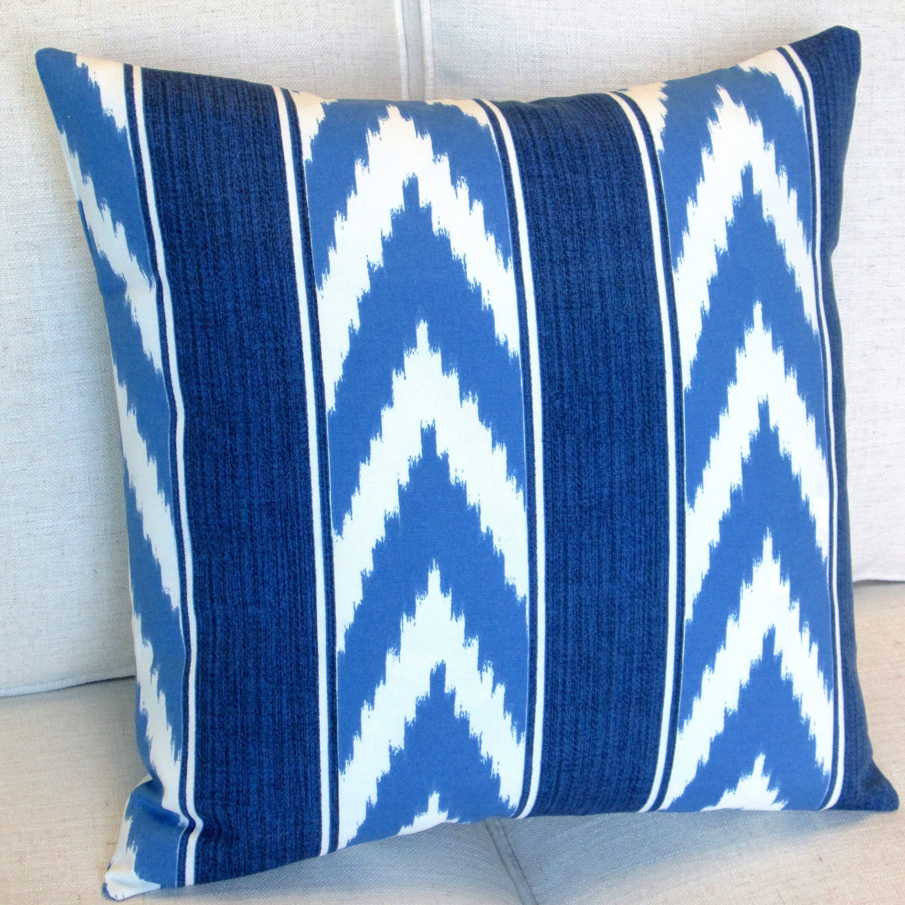 Artisan Pillows Ikat-stripe Cornflower Blue 18-inch Outdoor Throw Pillow (Set of 2)