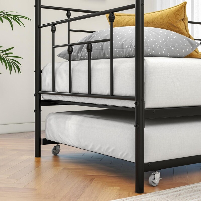 Twin Size Metal Daybed with Trundle
