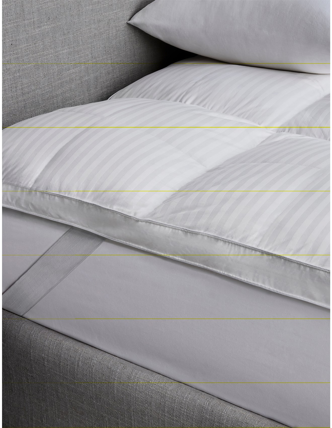 Sheridan Ultimate Dream 75/25 Queen Bed Topper - 152cm x 203cm x 4cm