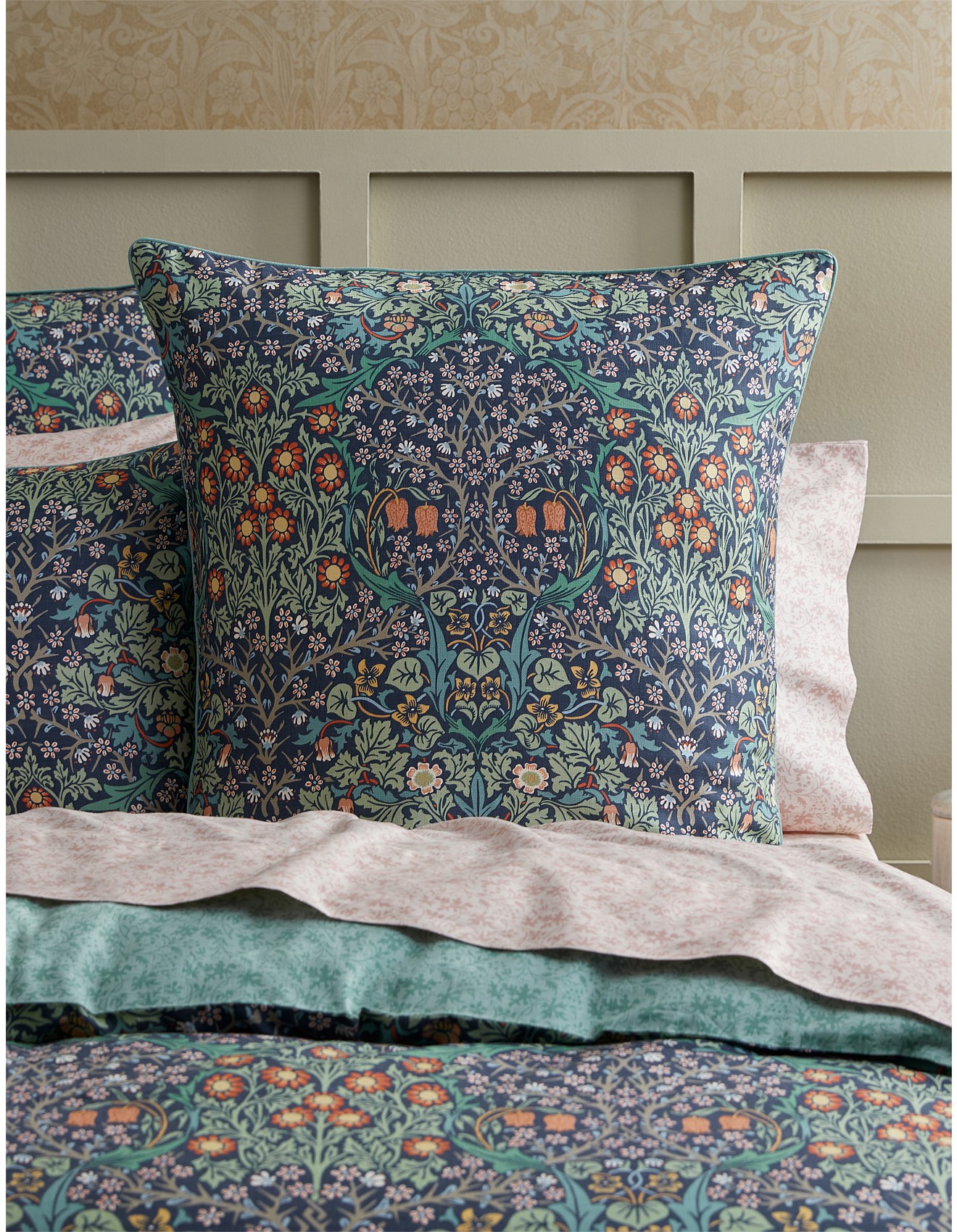 Morris & Co BLACKTHORN DOUBLE BED QUILT COVER