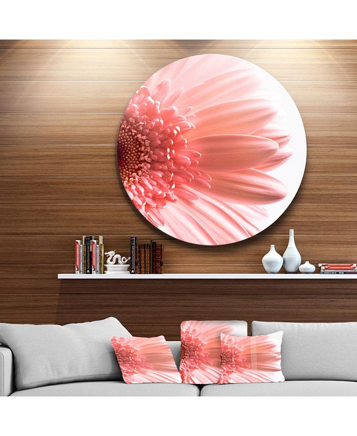 Design Art Designart 'Large Pink Daisy Flower Petals' Disc Floral Metal Circle Wall Art - 23" x 23"