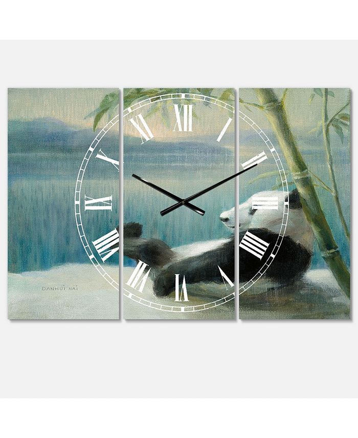 Designart Farmhouse 3 Panels Metal Wall Clock