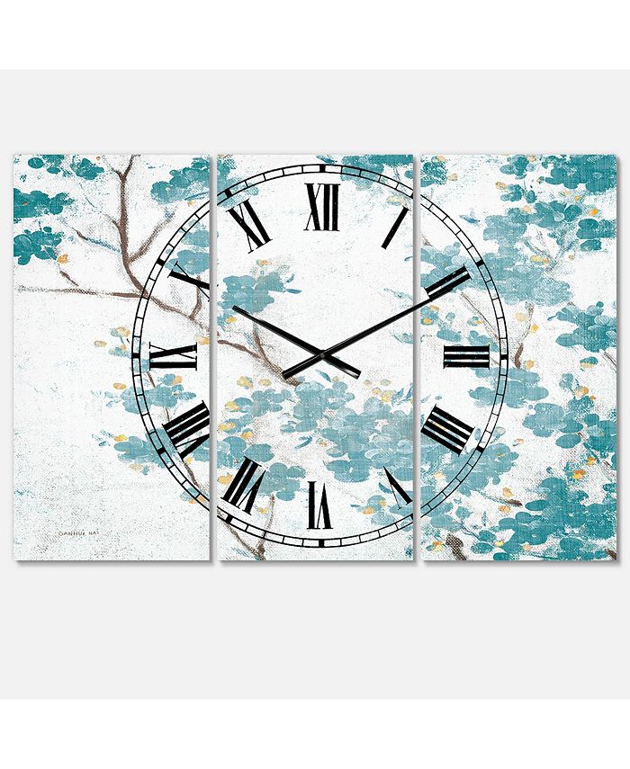 Designart Traditional 3 Panels Metal Wall Clock