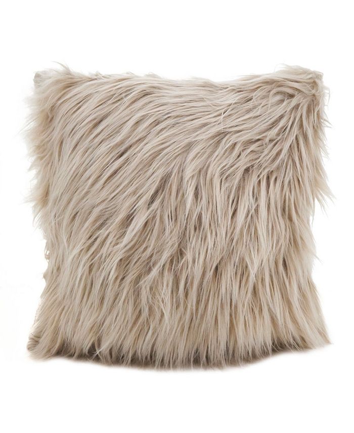 Saro Lifestyle Long Haired Faux Fur Decorative Pillow, 18" x 18"
