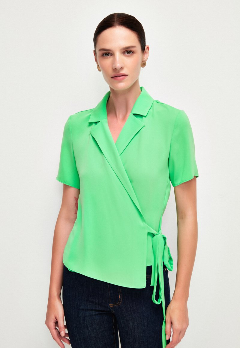 adL SHORT SLEEVE FRONT TIE - Bluse