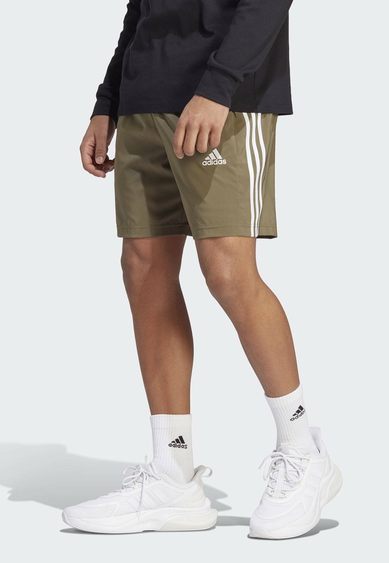 adidas Sportswear kurze Sporthose