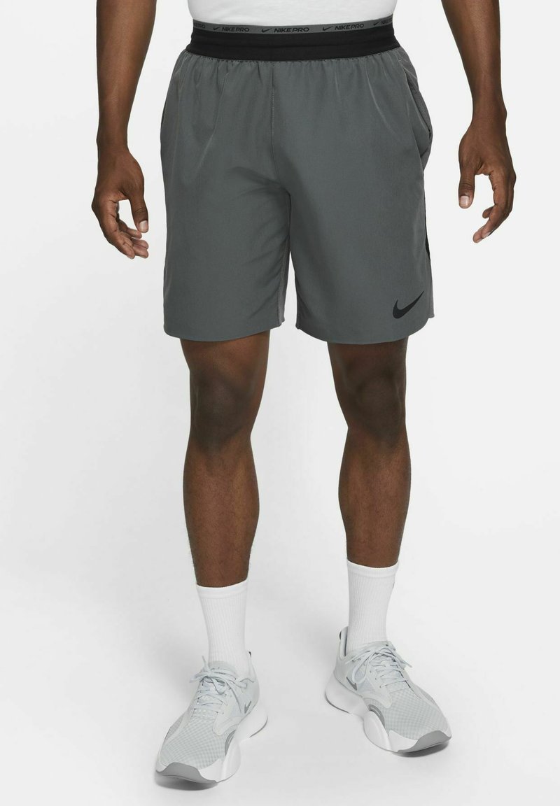 Nike Performance kurze Sporthose
