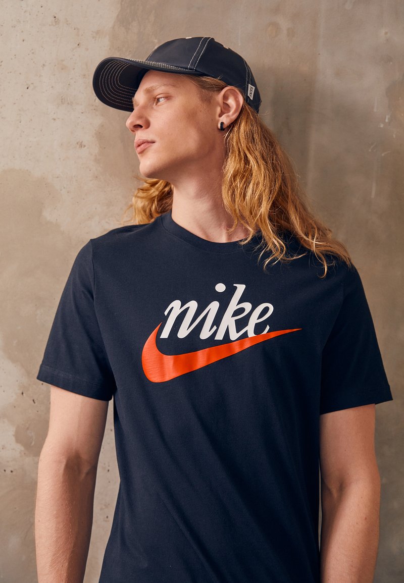 Nike Sportswear TEE FUTURA - T-Shirt print