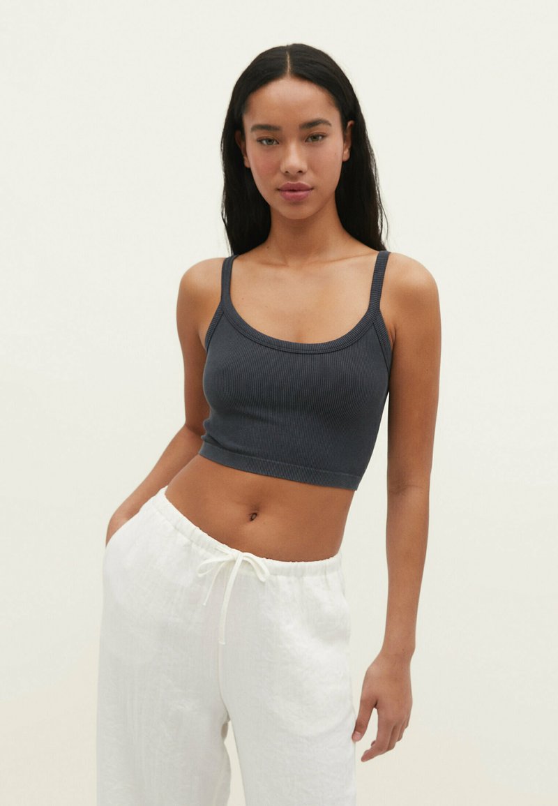 Stradivarius CROP CAMISOLE WITH STRAPS  - Top