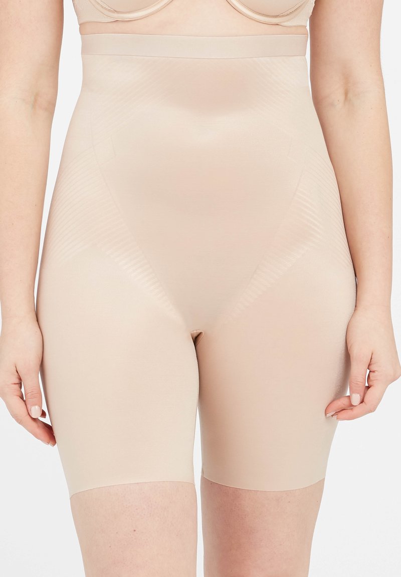 Spanx THINSTINCTS® 2.0 HIGH-WAISTED MID-THIGH SHORT - Shapewear